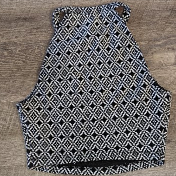 Small - Black and White Tank Top - Dynamite - Picture 2 of 4